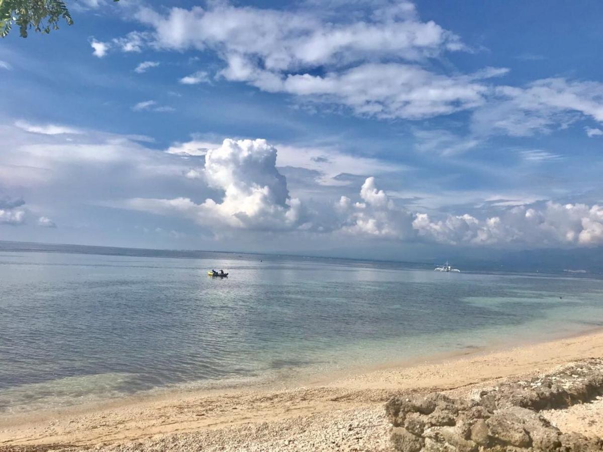 Southseas Beach Resort And Dive Center ซานตานเดร์ ภายนอก รูปภาพ