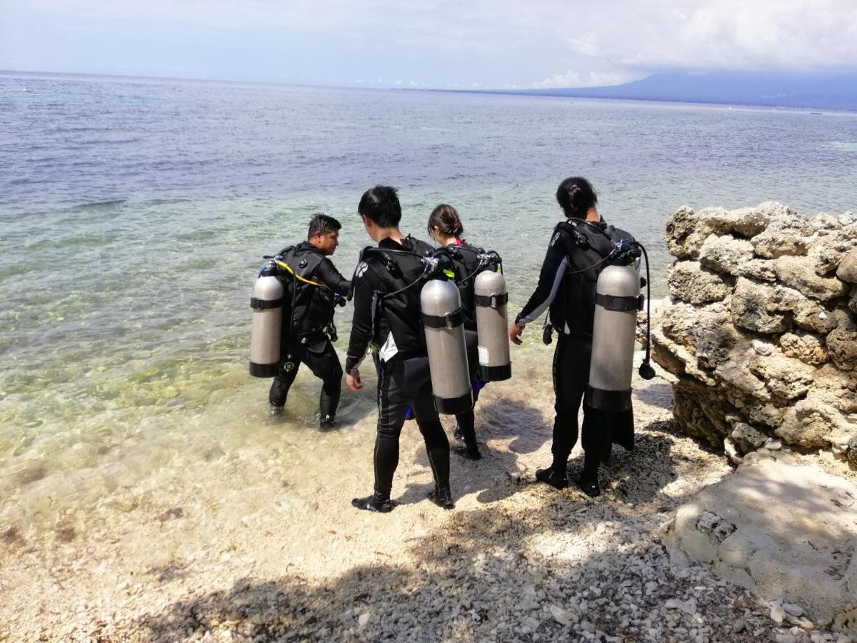 Southseas Beach Resort And Dive Center ซานตานเดร์ ภายนอก รูปภาพ