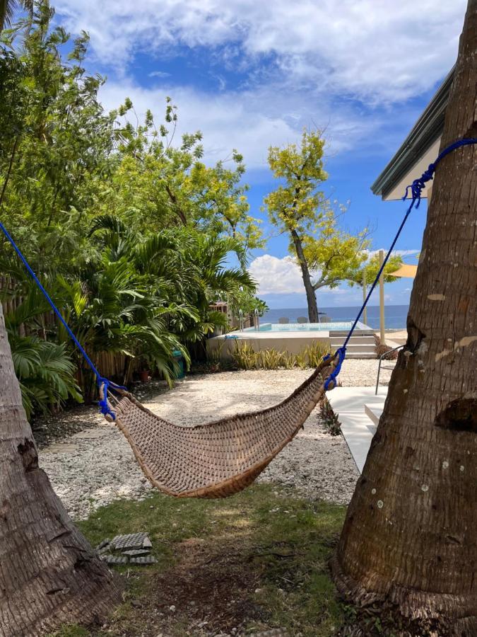 Southseas Beach Resort And Dive Center ซานตานเดร์ ภายนอก รูปภาพ