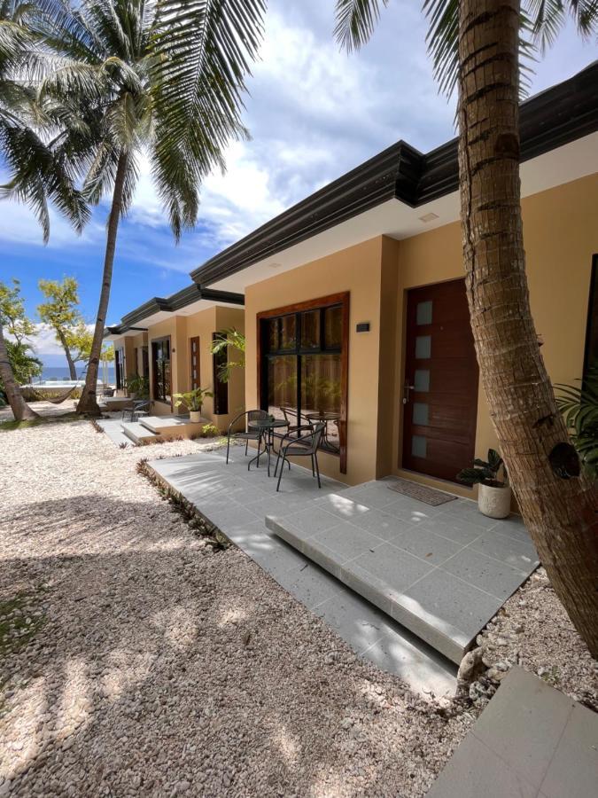Southseas Beach Resort And Dive Center ซานตานเดร์ ภายนอก รูปภาพ