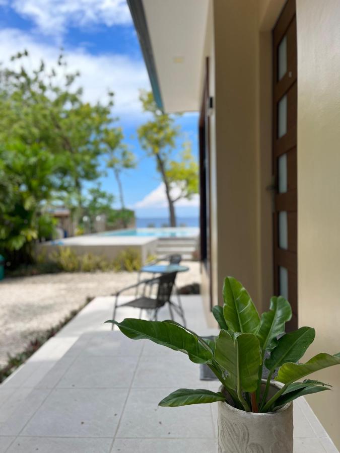 Southseas Beach Resort And Dive Center ซานตานเดร์ ภายนอก รูปภาพ