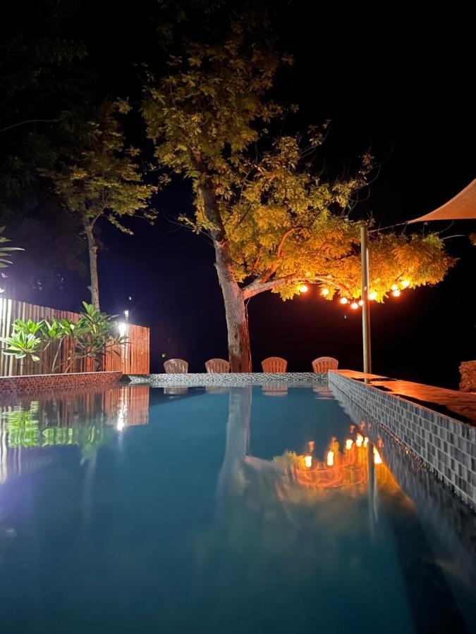 Southseas Beach Resort And Dive Center ซานตานเดร์ ภายนอก รูปภาพ
