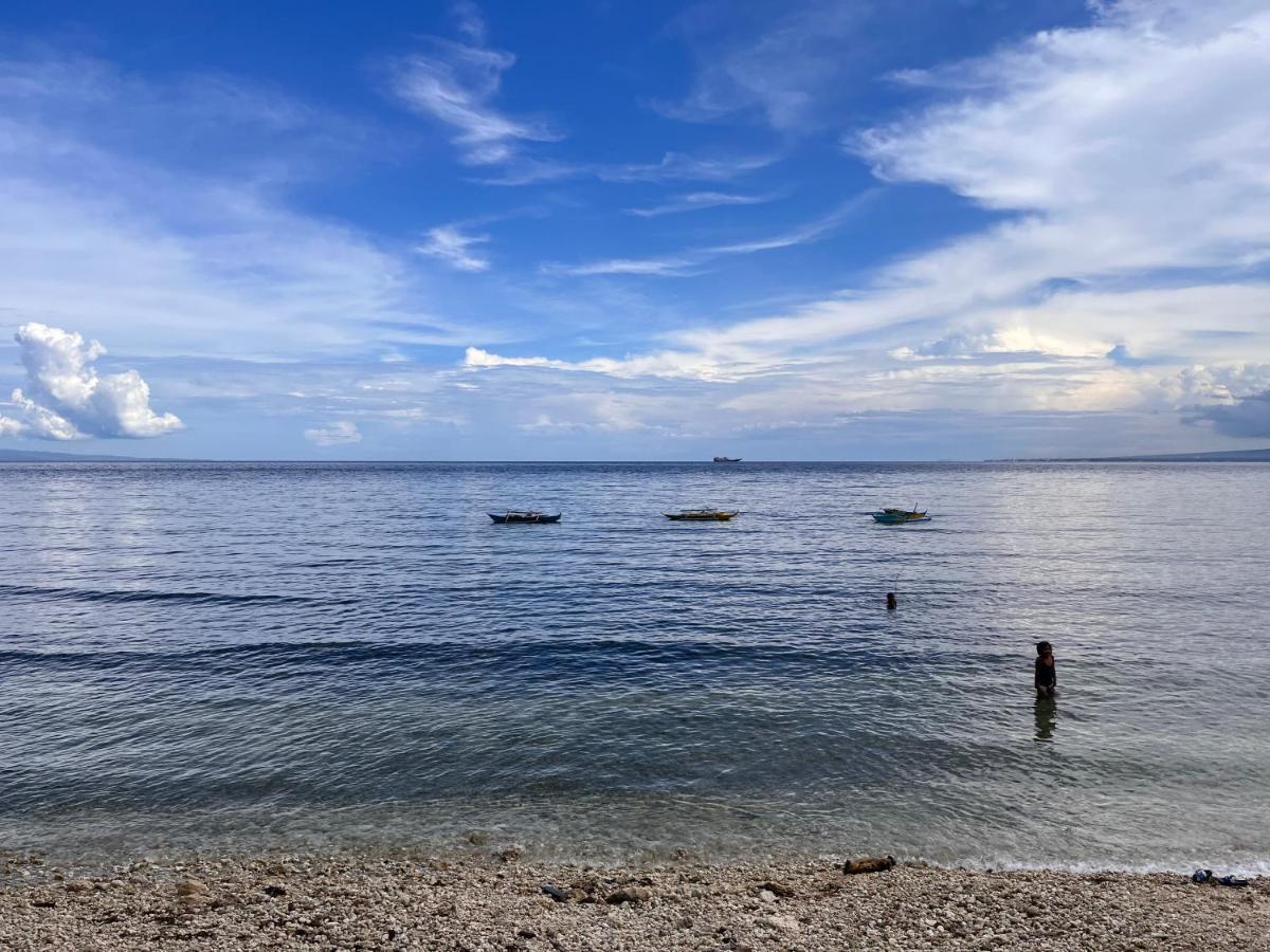 Southseas Beach Resort And Dive Center ซานตานเดร์ ภายนอก รูปภาพ