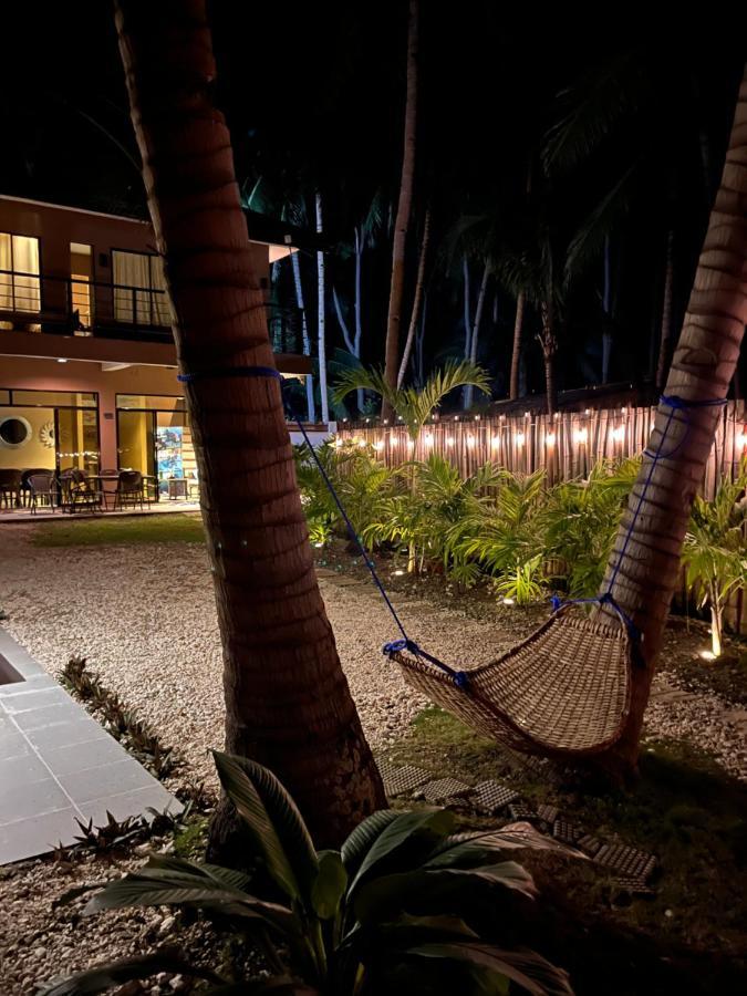 Southseas Beach Resort And Dive Center ซานตานเดร์ ภายนอก รูปภาพ