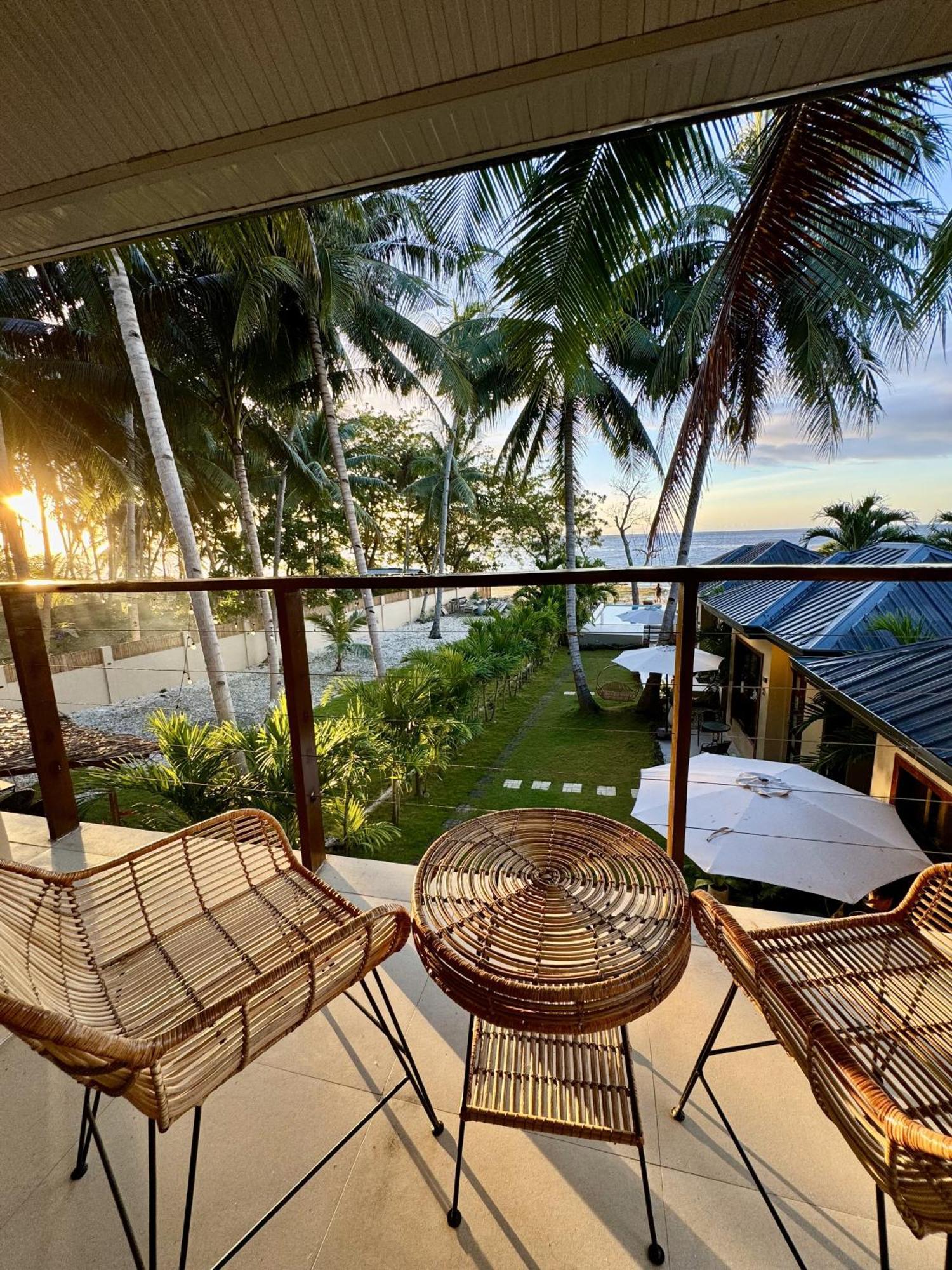 Southseas Beach Resort And Dive Center ซานตานเดร์ ภายนอก รูปภาพ