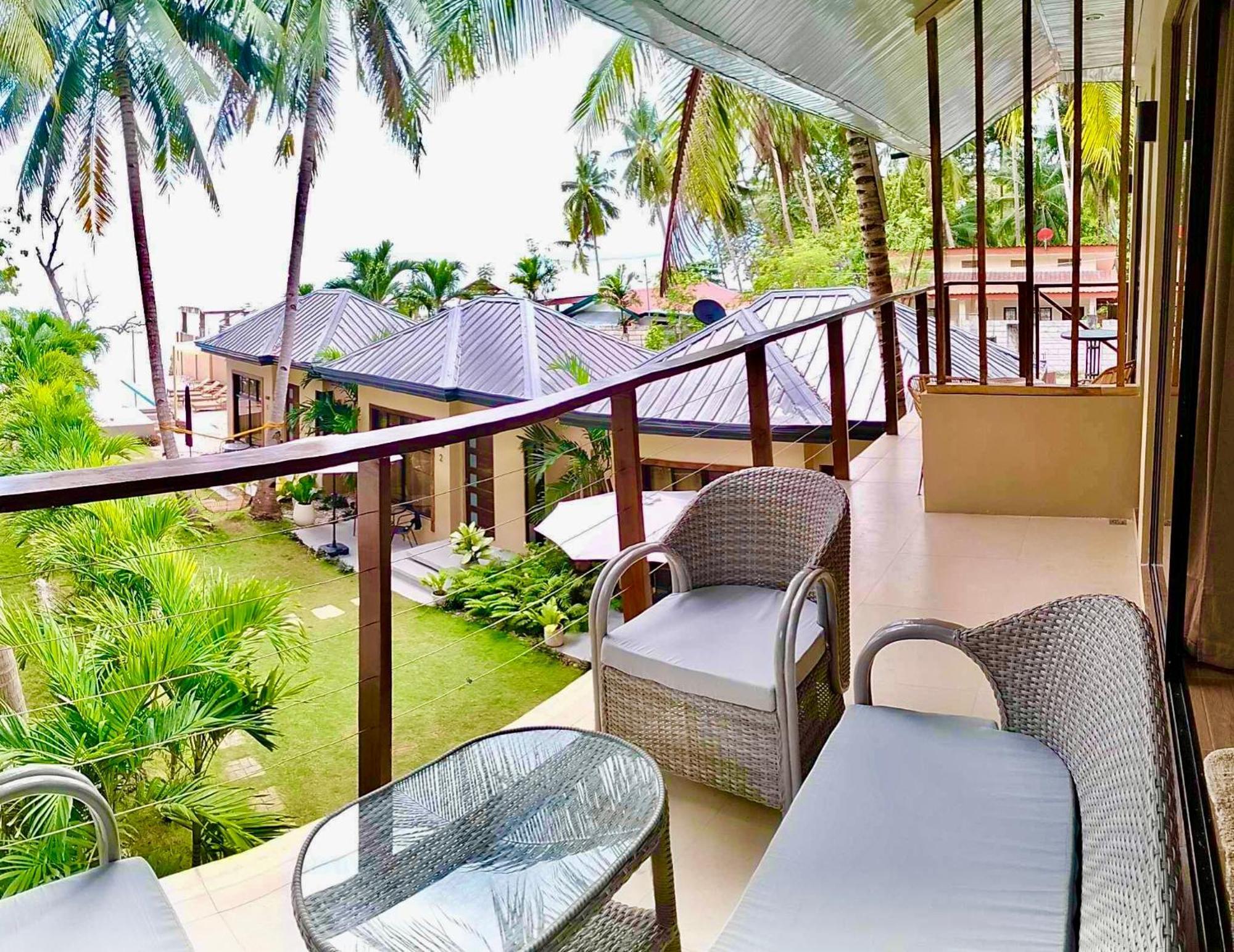 Southseas Beach Resort And Dive Center ซานตานเดร์ ภายนอก รูปภาพ
